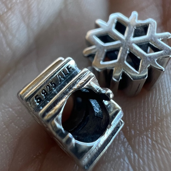 Polished Snowflake Charm - ONE (1) - Picture 9 of 13